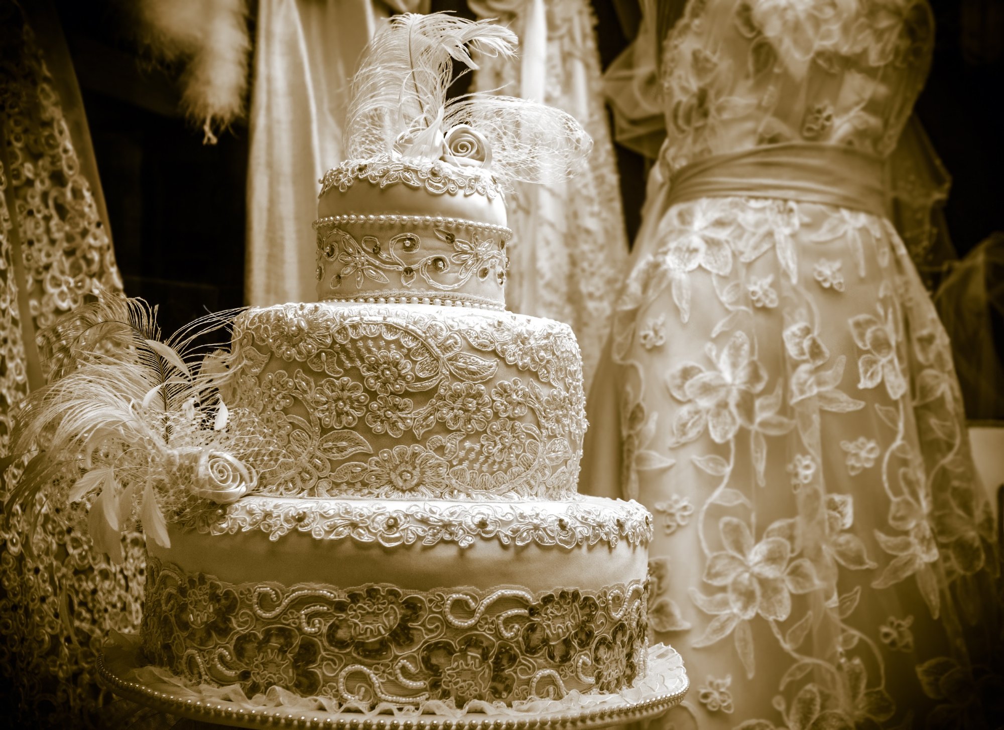 vintage wedding cake display